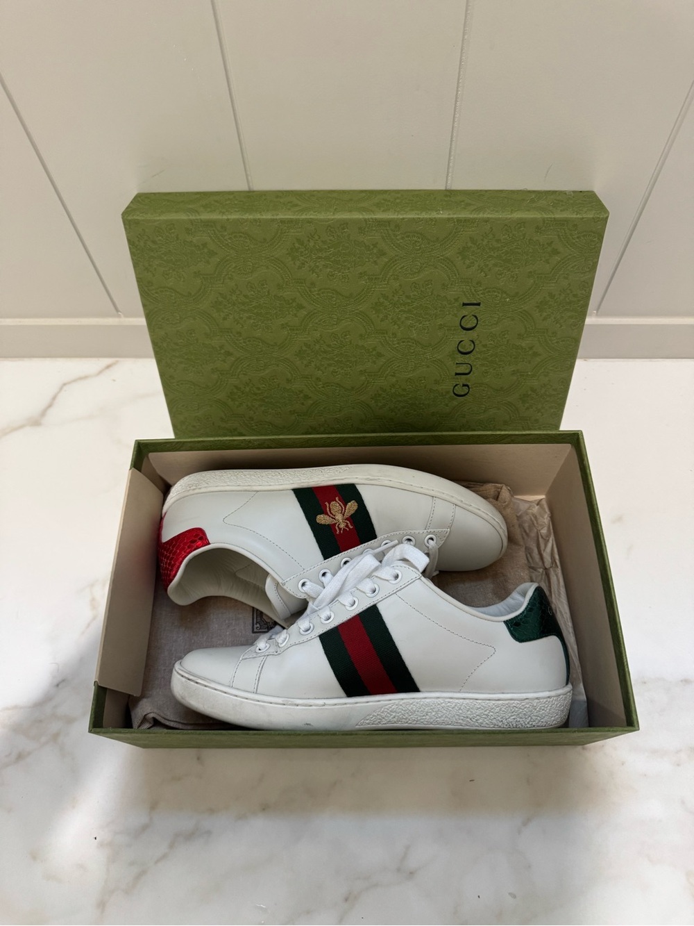 Gucci Kids White Leather Sneakers with Red & Green Stripe and Bee Accent size 35